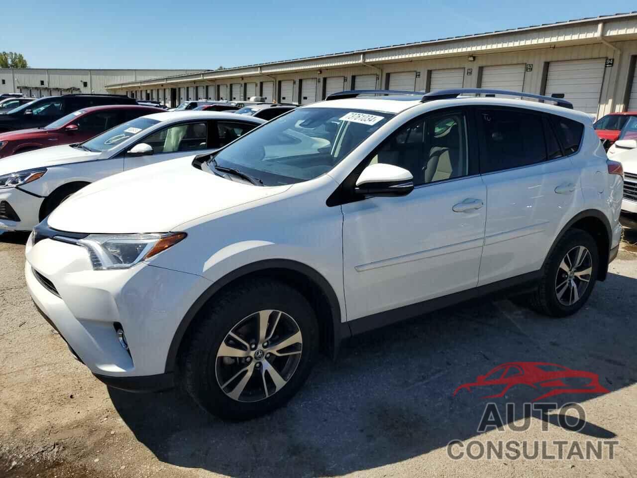 TOYOTA RAV4 2017 - JTMRFREV5HJ712346