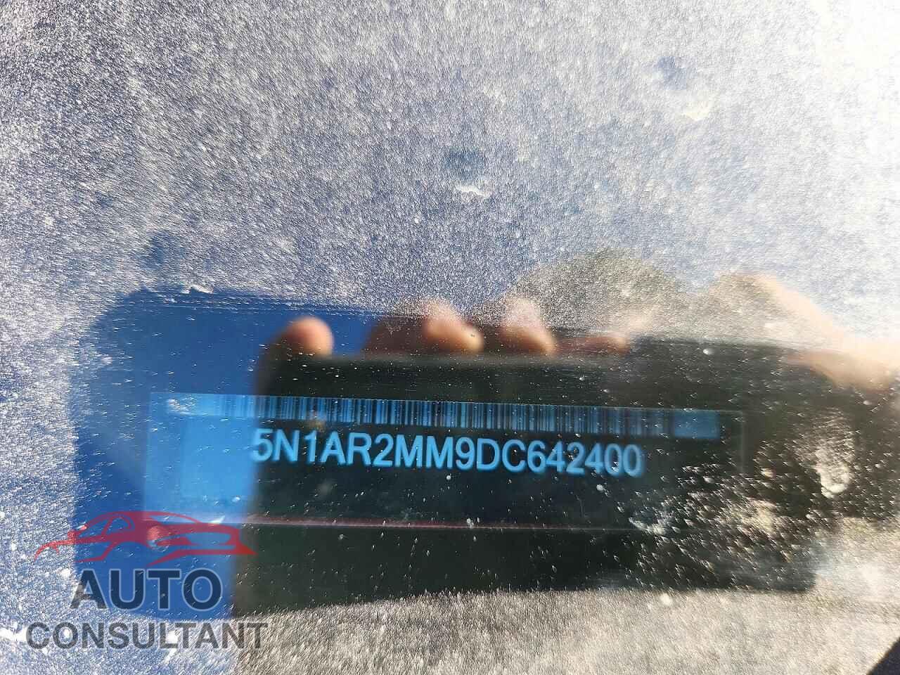 NISSAN PATHFINDER 2013 - 5N1AR2MM9DC642400