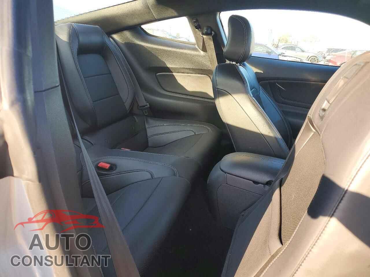 FORD MUSTANG 2019 - 1FA6P8TH8K5151606