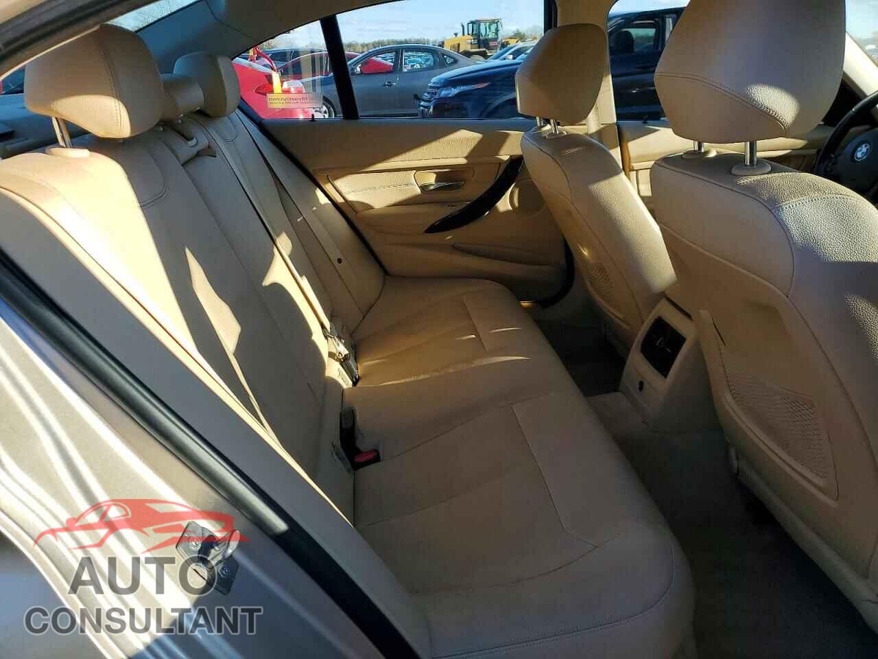 BMW 3 SERIES 2013 - WBA3B3C56DF540002