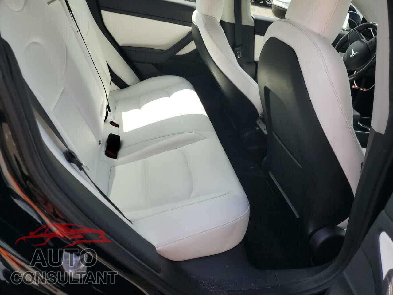 TESLA MODEL 3 2018 - 5YJ3E1EA5JF166426