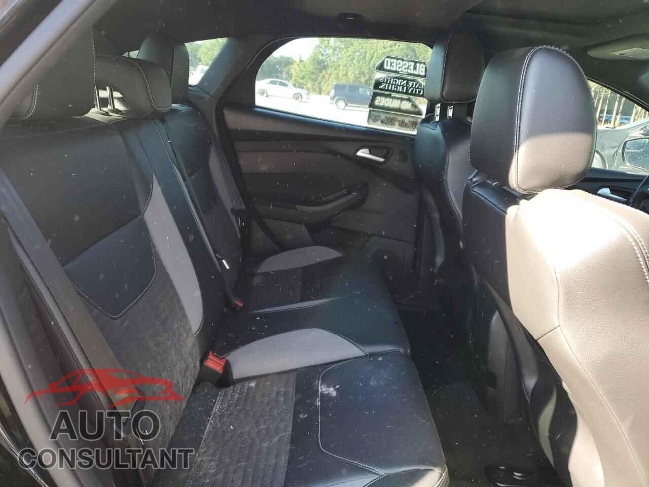 FORD FOCUS 2017 - 1FADP3L98HL334656