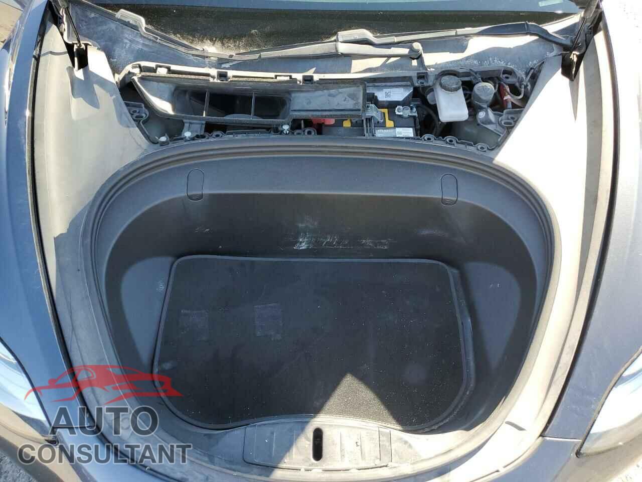 TESLA MODEL 3 2018 - 5YJ3E1EAXJF171329
