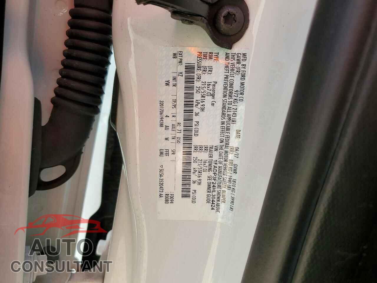 FORD FOCUS 2017 - 1FADP3F24HL304424