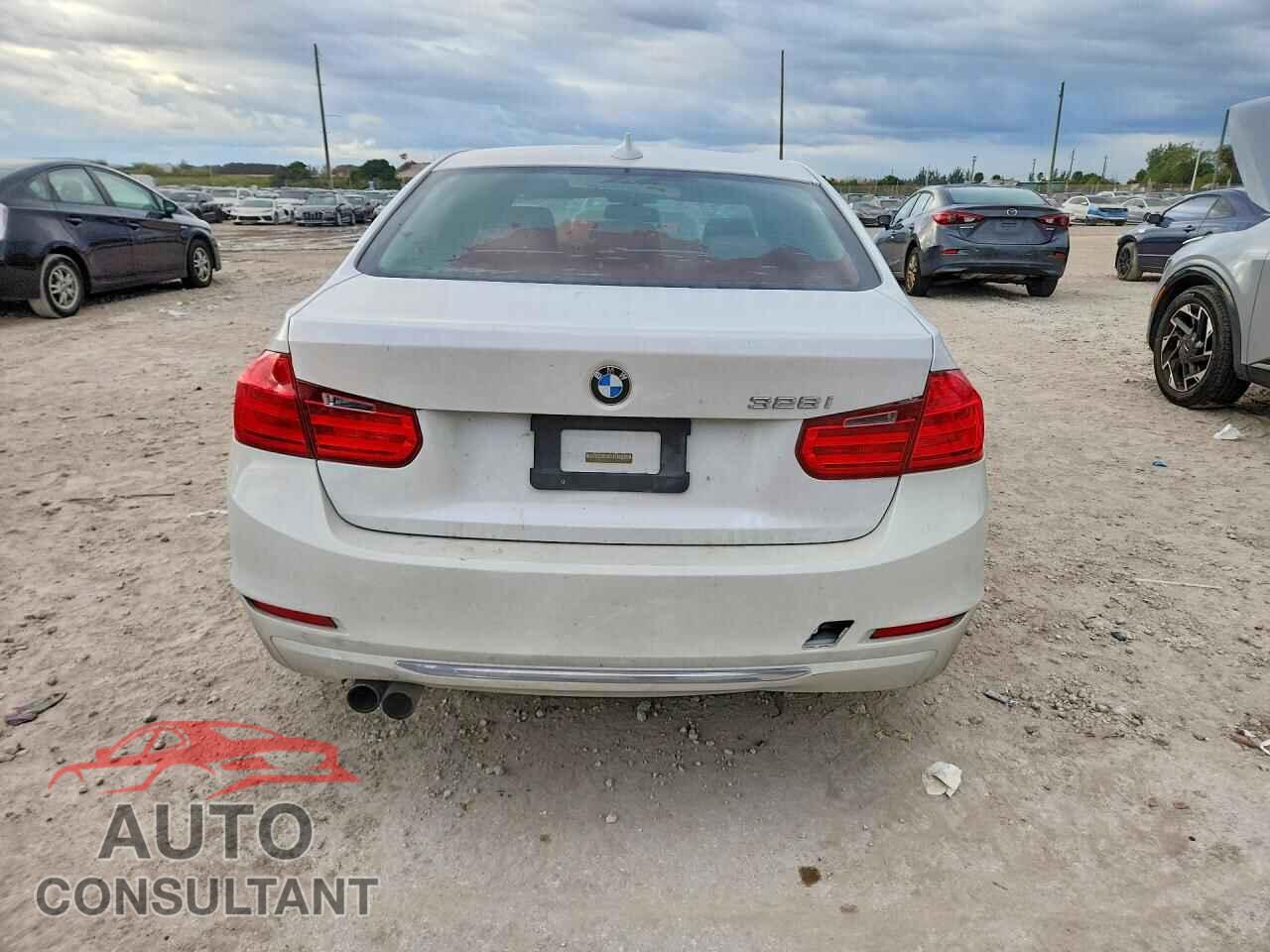 BMW 3 SERIES 2013 - WBA3A5G50DNP19862