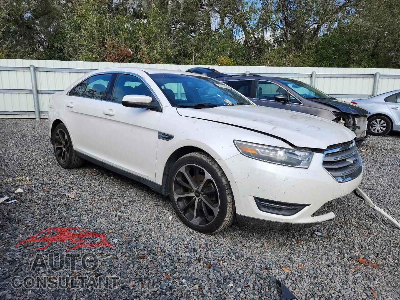FORD TAURUS 2015 - 1FAHP2E82FG100230