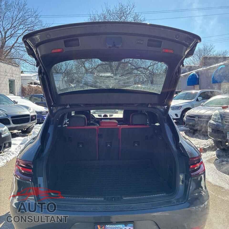 PORSCHE MACAN 2017 - WP1AG2A54HLB52152