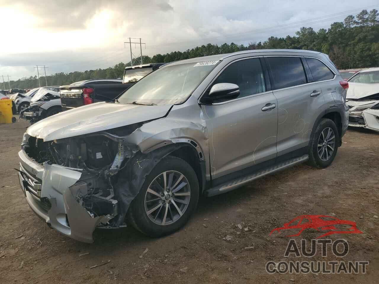 TOYOTA HIGHLANDER 2019 - 5TDKZRFH0KS553912