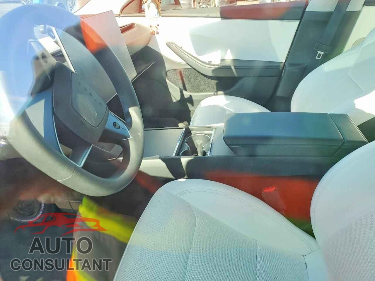 TESLA MODEL 3 2024 - 5YJ3E1EA2RF828801