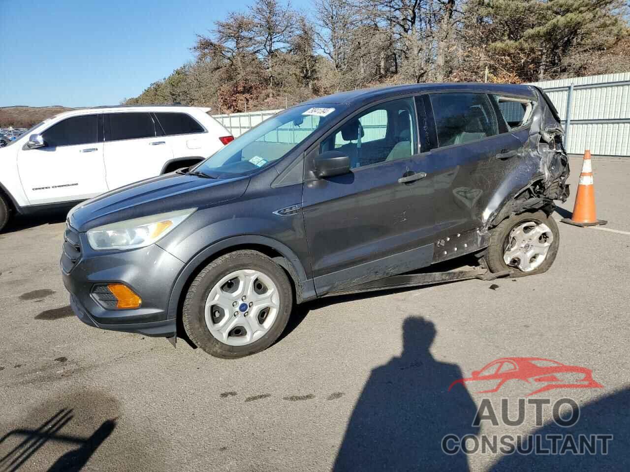 FORD ESCAPE 2017 - 1FMCU0F78HUD25002