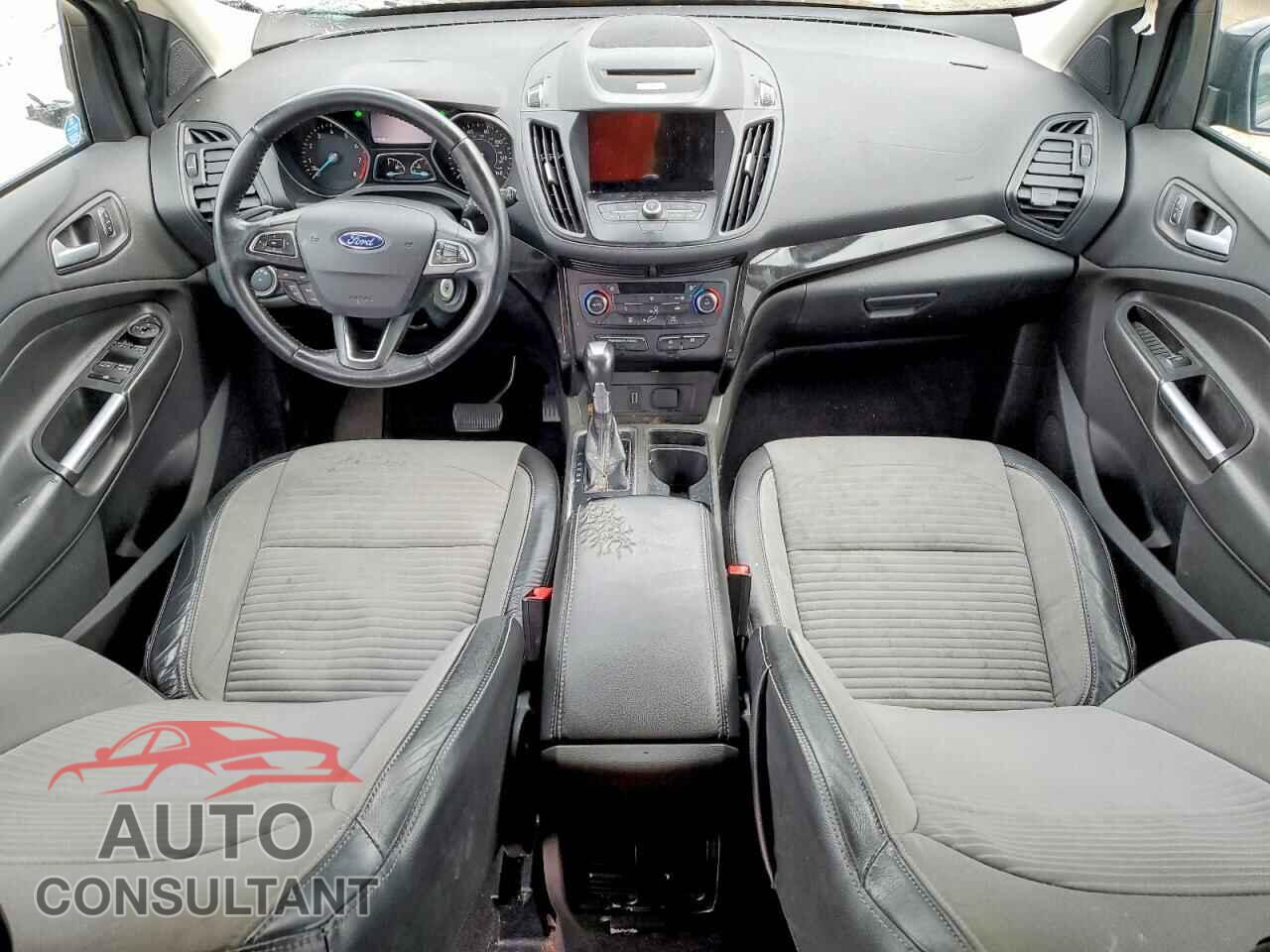 FORD ESCAPE 2017 - 1FMCU9G98HUE04531