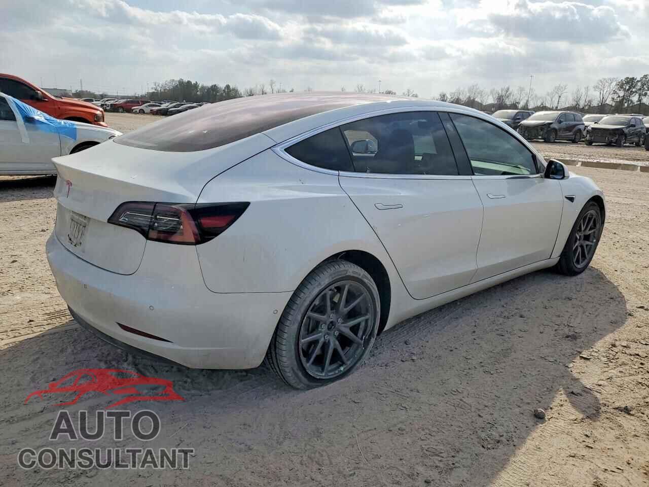 TESLA MODEL 3 2018 - 5YJ3E1EA6JF045033