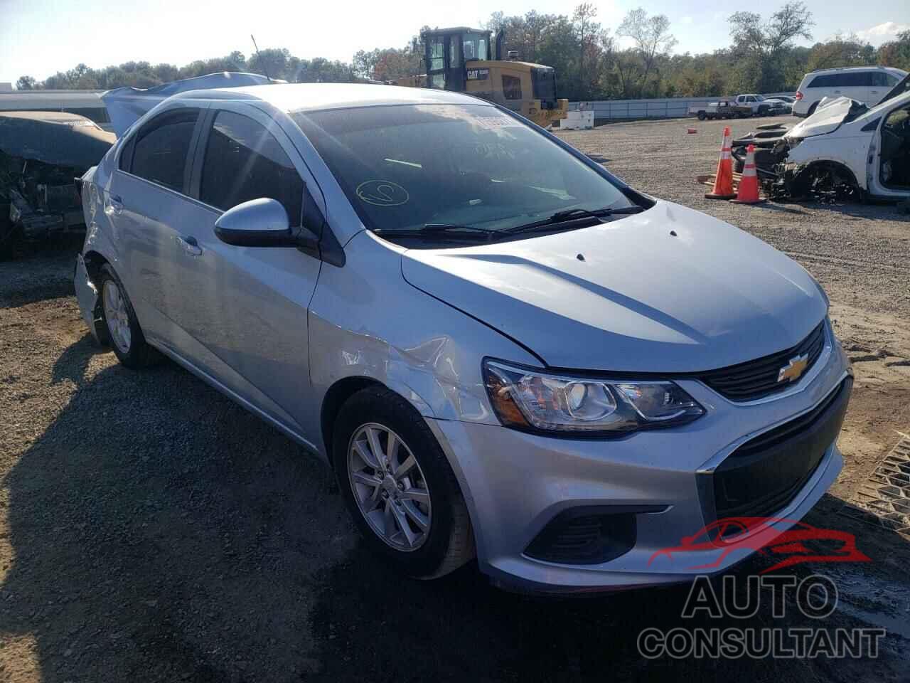 CHEVROLET SONIC 2018 - 1G1JD5SHXJ4105009