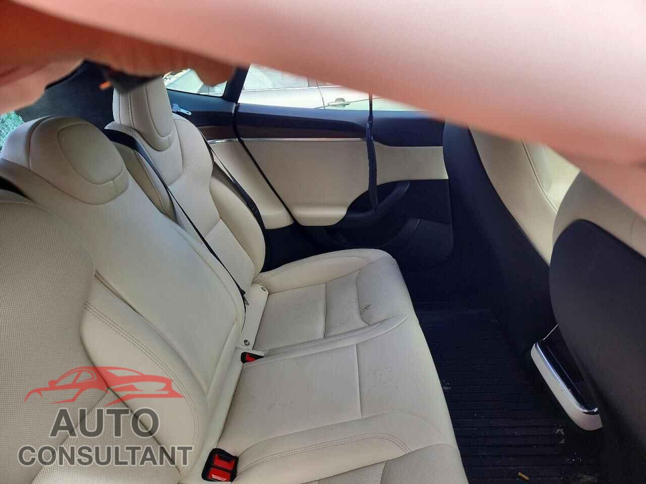 TESLA MODEL S 2022 - 5YJSA1E54NF486871