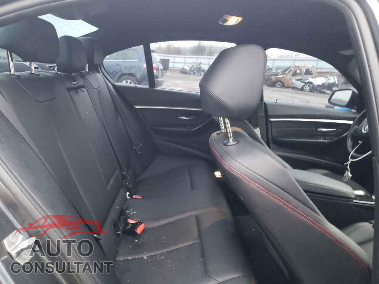 BMW 3 SERIES 2016 - WBA8E3G51GNU03499