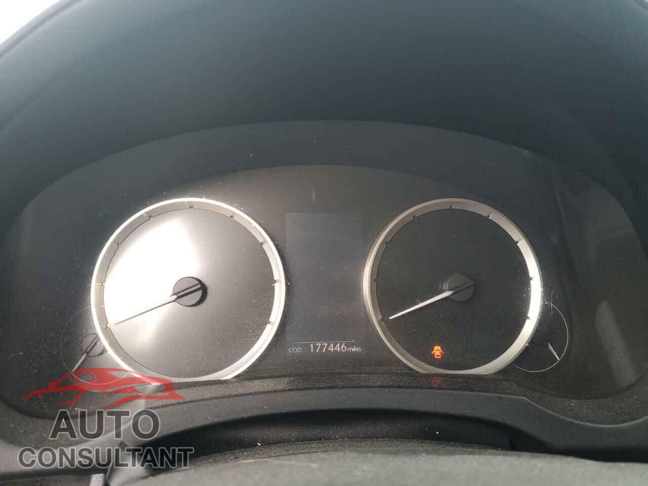 LEXUS IS 2014 - JTHBF1D22E5028044