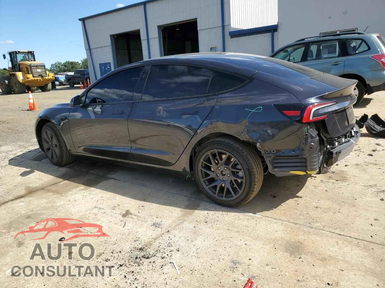 TESLA MODEL 3 2025 - 5YJ3E1EA0SF040055