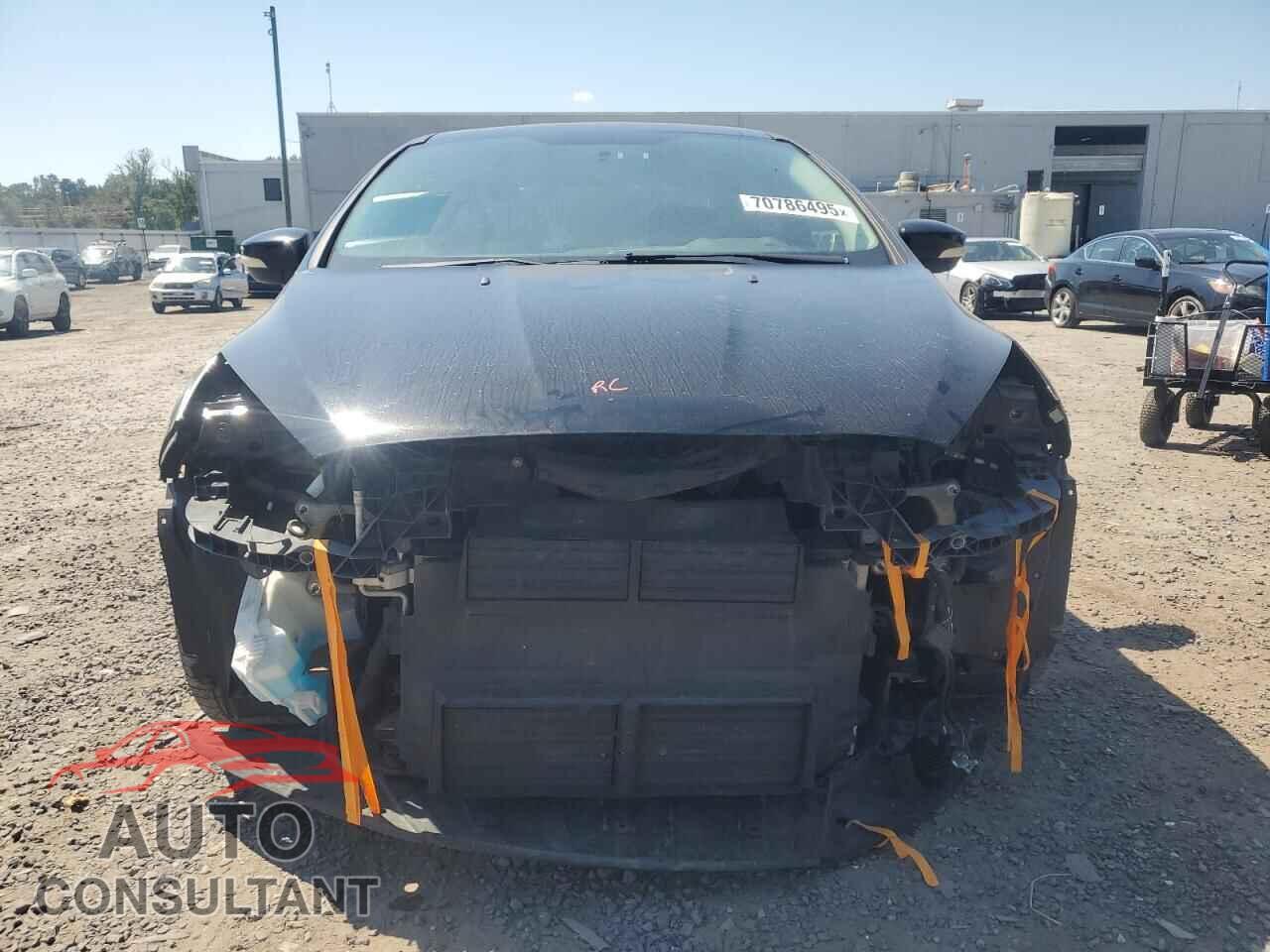 FORD FOCUS 2017 - 1FADP3J22HL268529