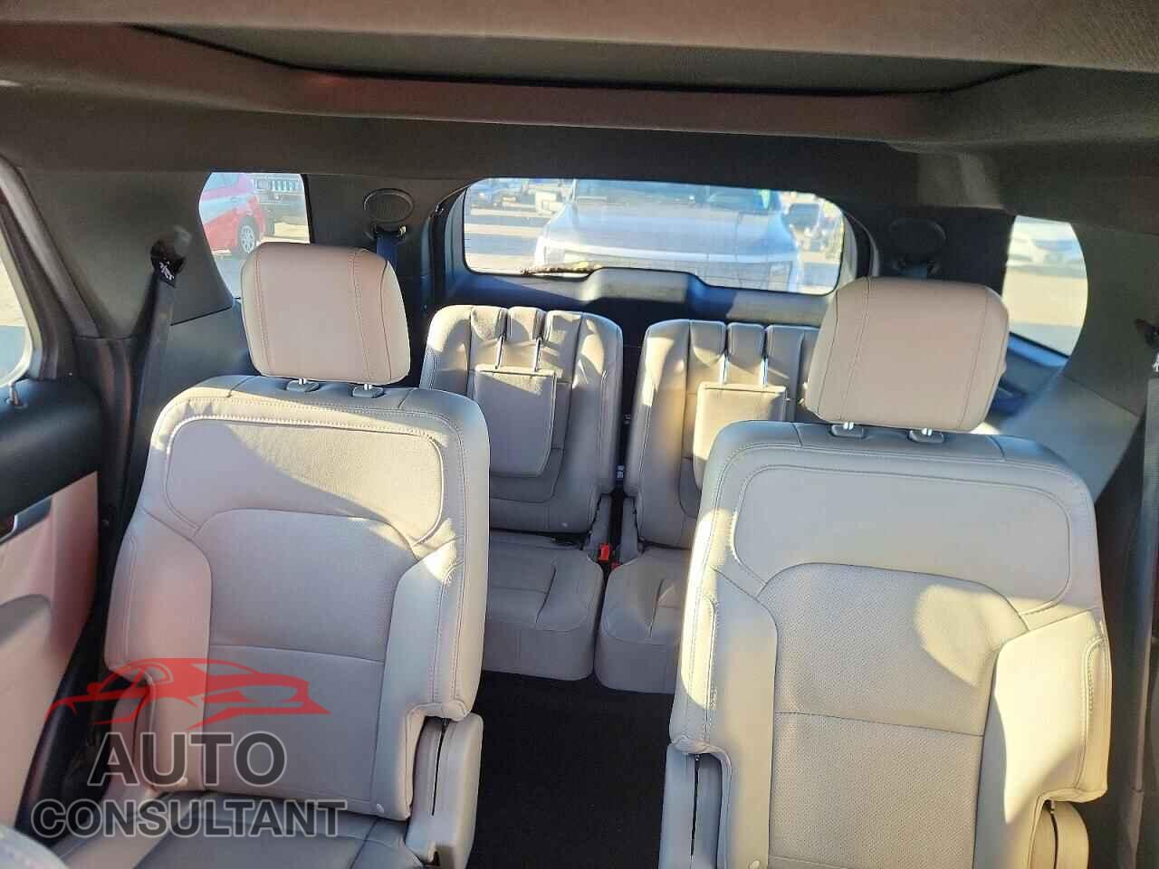 FORD EXPLORER 2018 - 1FM5K8F86JGB15279