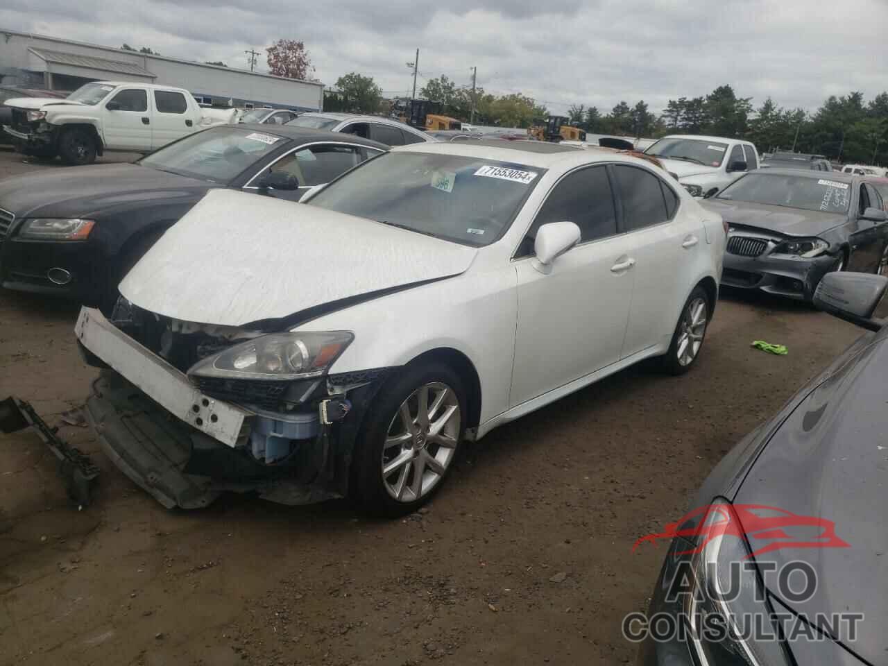 LEXUS IS 2011 - JTHCF5C27B5049304