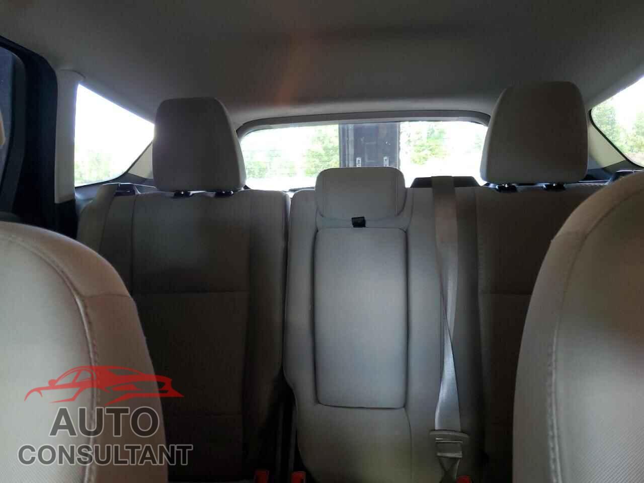 FORD ESCAPE 2017 - 1FMCU0GD3HUC06200