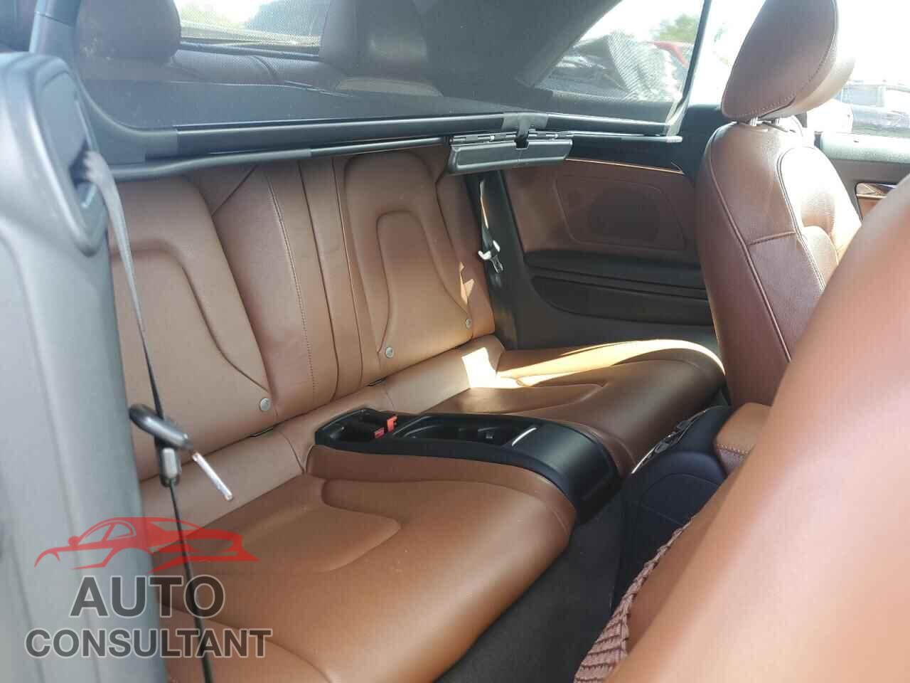 AUDI A5 2012 - WAULFAFH9CN001067