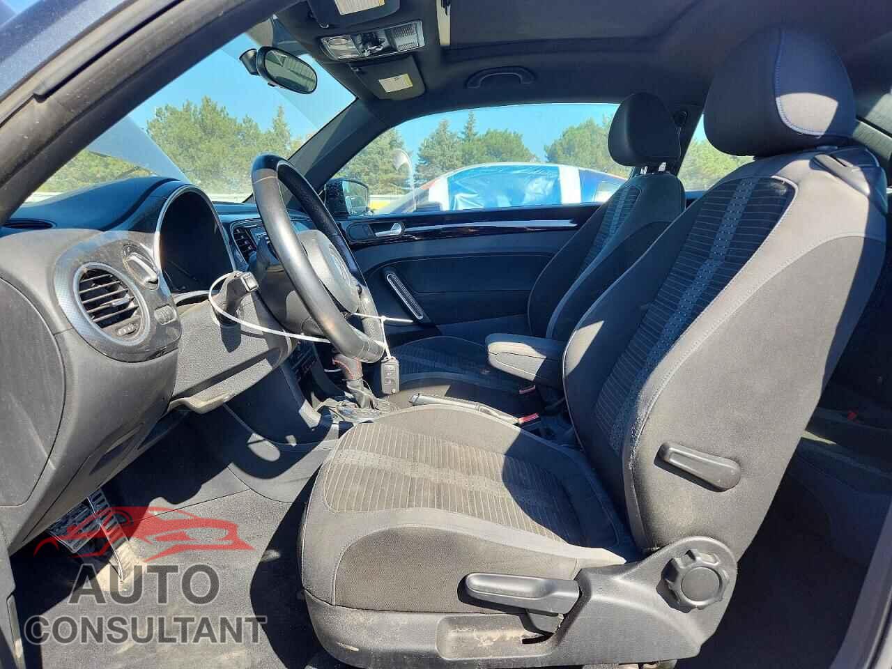 VOLKSWAGEN BEETLE 2012 - 3VWVA7AT9CM631820