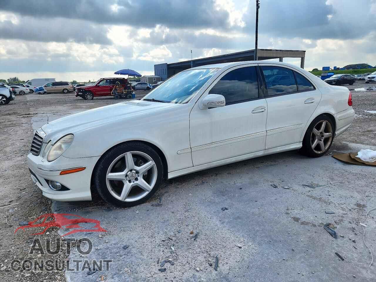 MERCEDES-BENZ E-CLASS 2009 - WDBUF56X59B372015