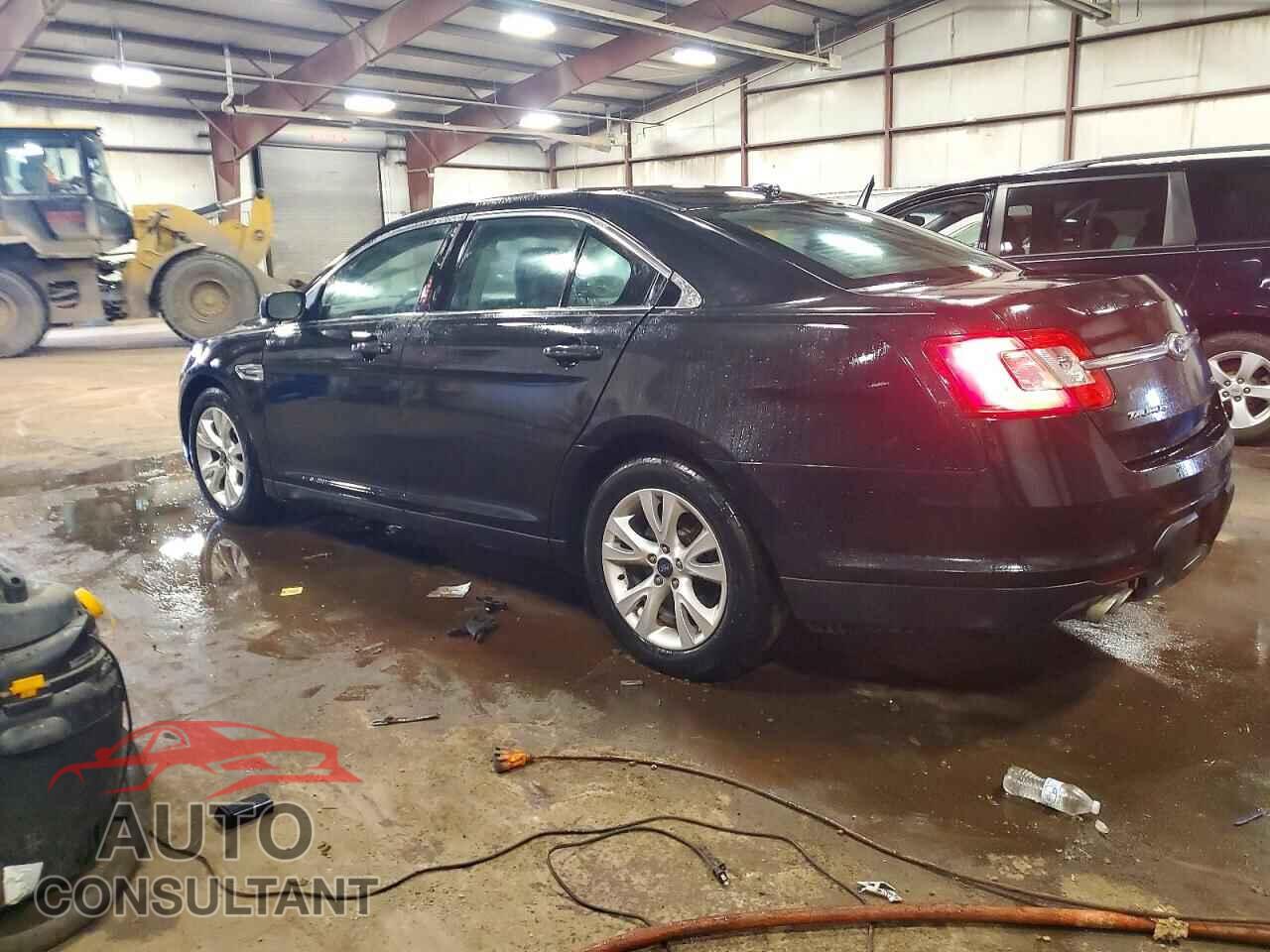 FORD TAURUS 2011 - 1FAHP2EW2BG125590