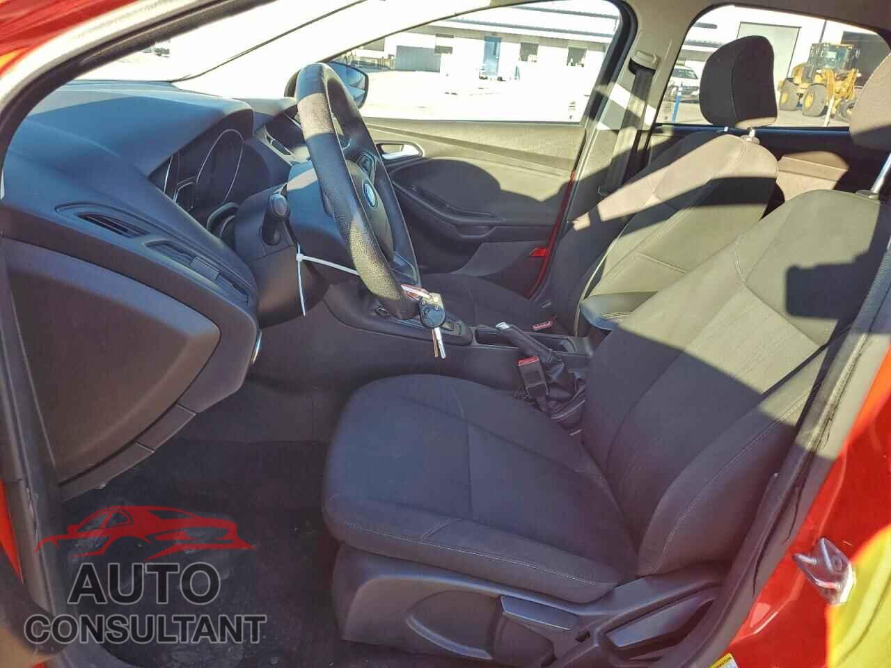 FORD FOCUS 2016 - 1FADP3F25GL235094
