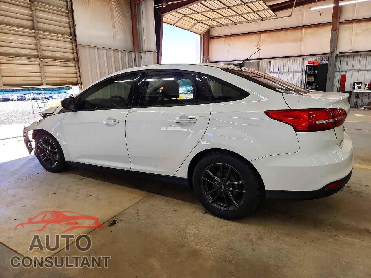 FORD FOCUS 2015 - 1FADP3F23FL218504