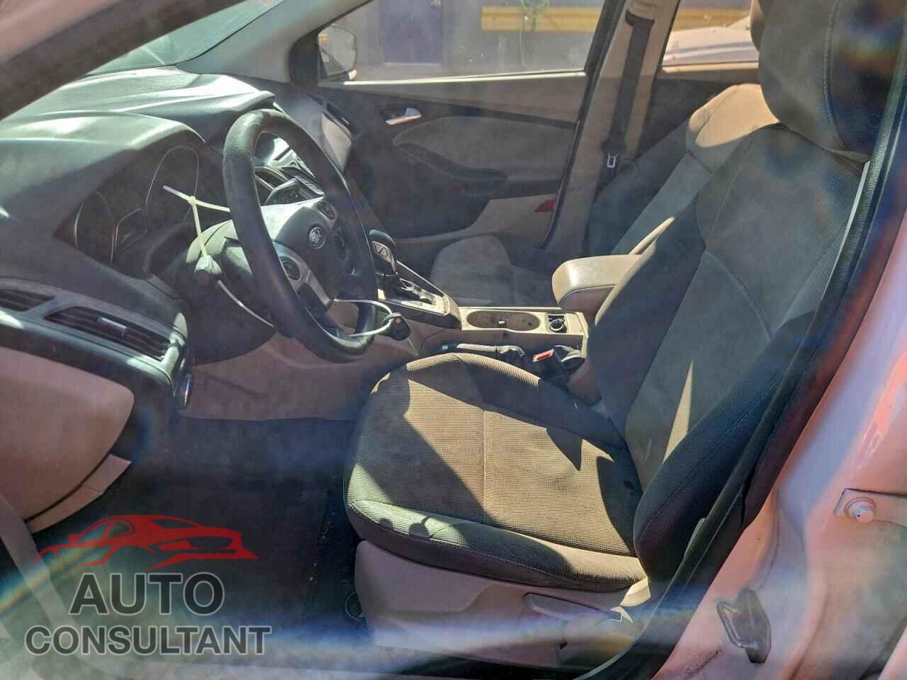 FORD FOCUS 2014 - 1FADP3F2XEL209247