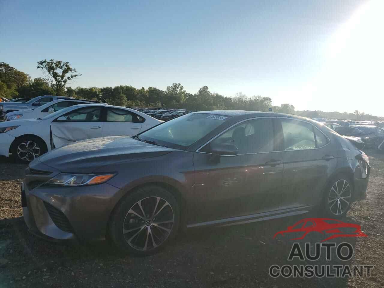 TOYOTA CAMRY 2018 - 4T1B11HK1JU543056