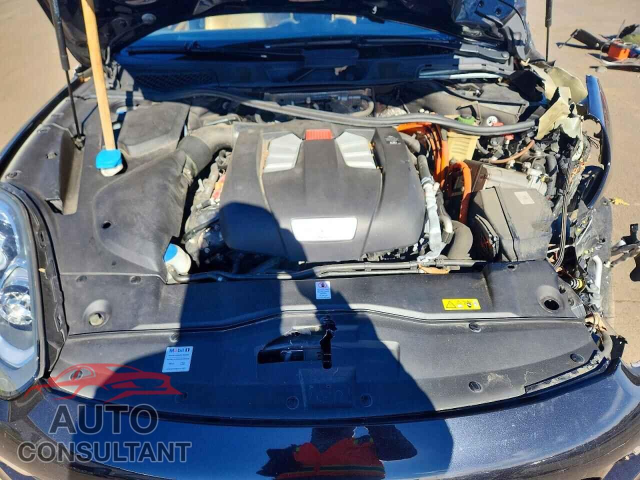 PORSCHE CAYENNE 2018 - WP1AE2A21JLA70509