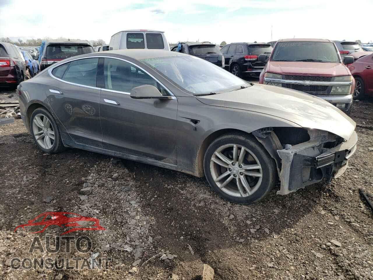 TESLA MODEL S 2015 - 5YJSA1E11FF111535