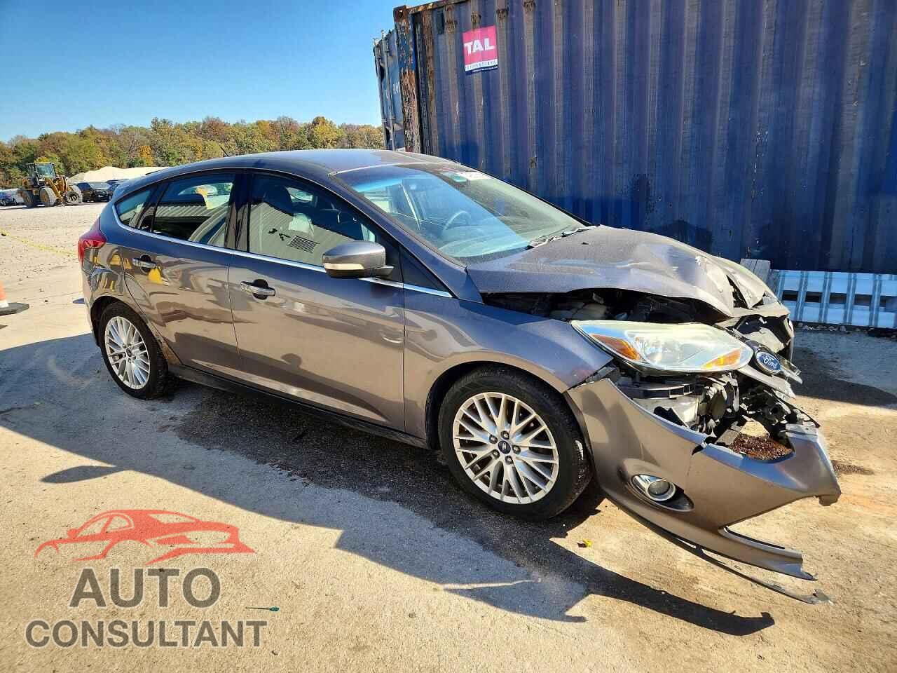 FORD FOCUS 2012 - 1FAHP3M27CL282903