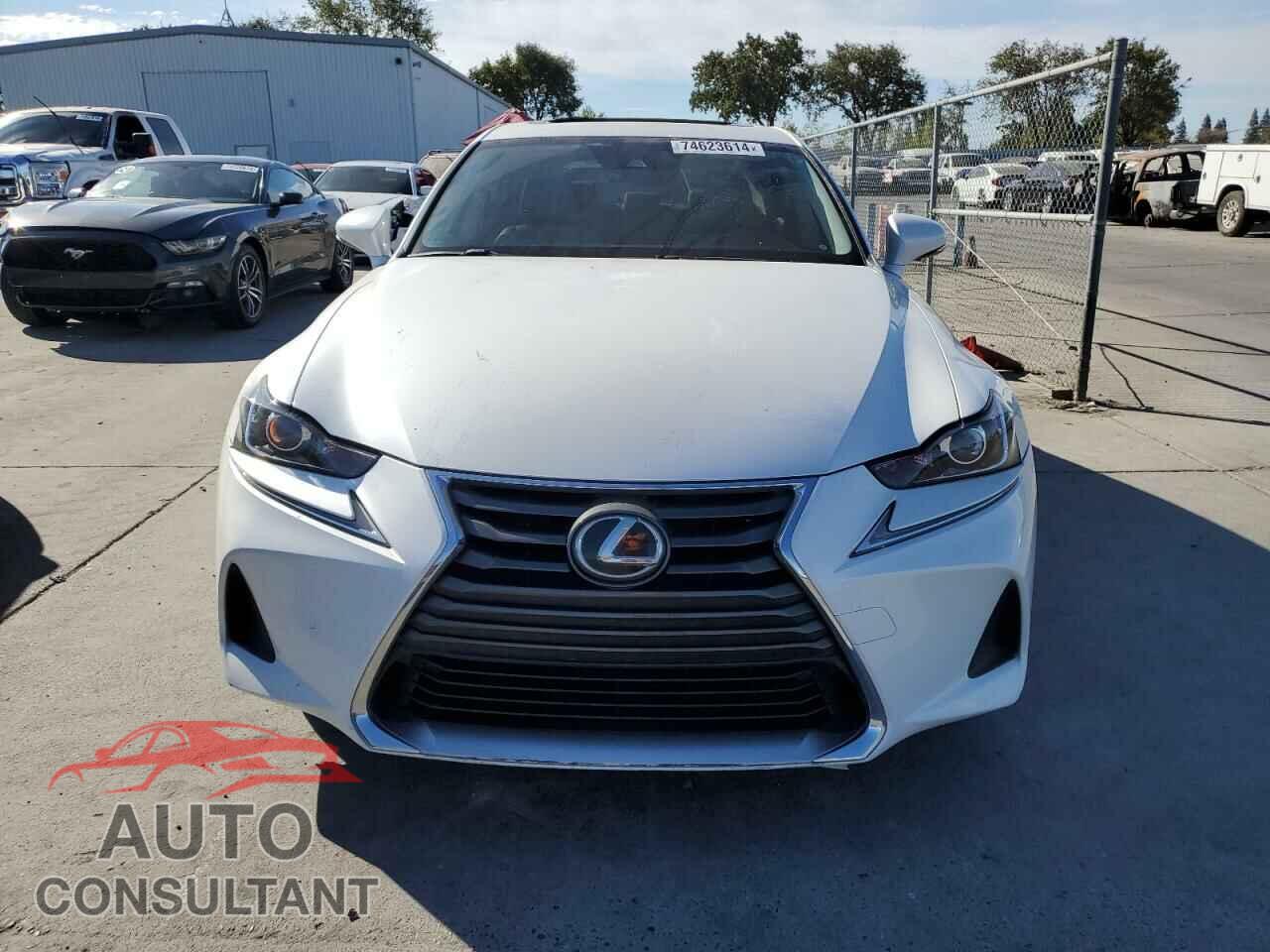 LEXUS IS 2017 - JTHBA1D23H5045261