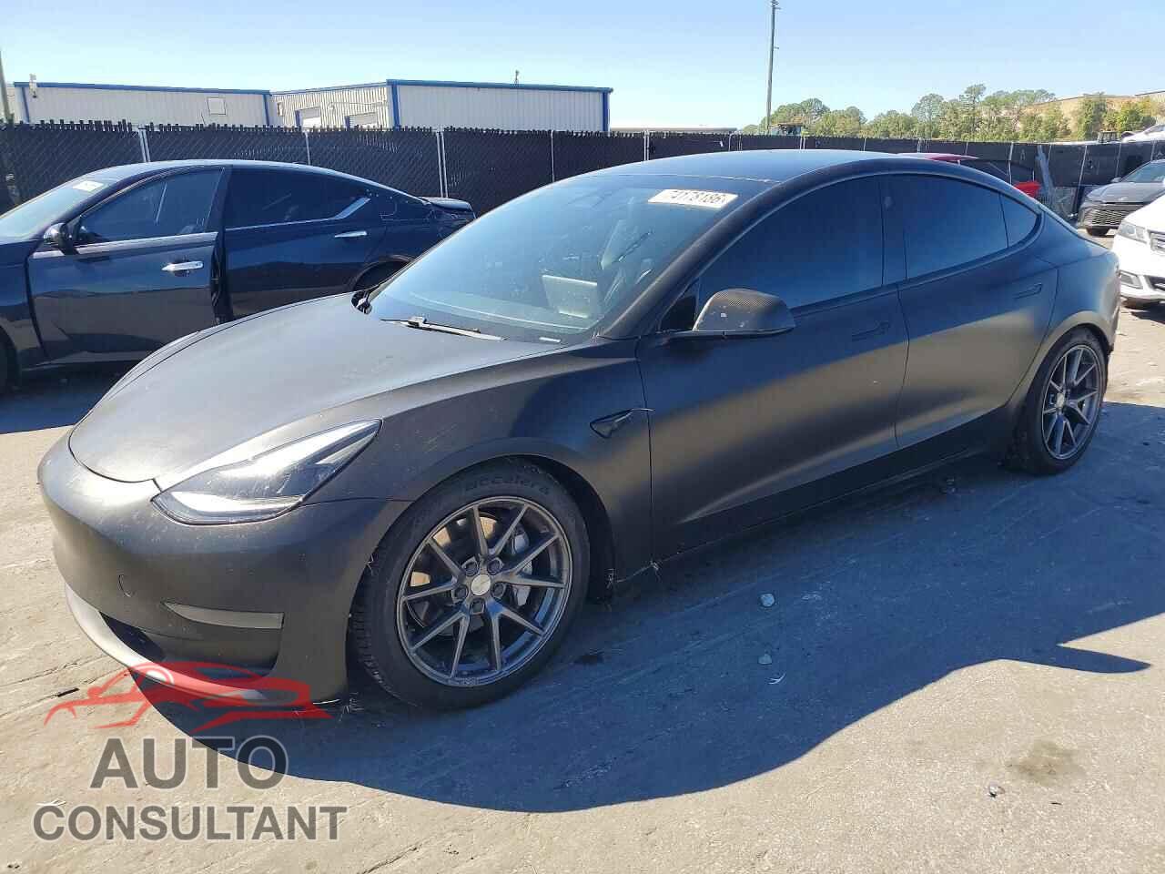 TESLA MODEL 3 2021 - 5YJ3E1EA2MF961177
