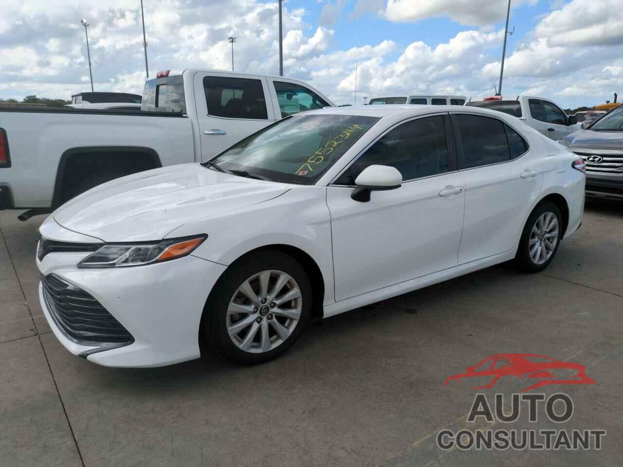 TOYOTA CAMRY 2018 - 4T1B11HK7JU143535