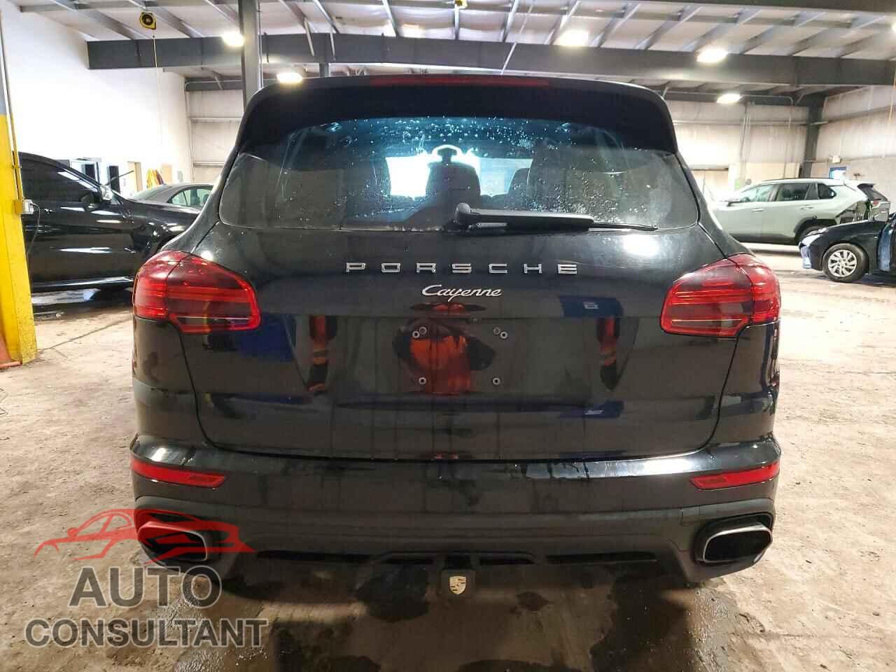 PORSCHE CAYENNE 2017 - WP1AA2A26HKA88516
