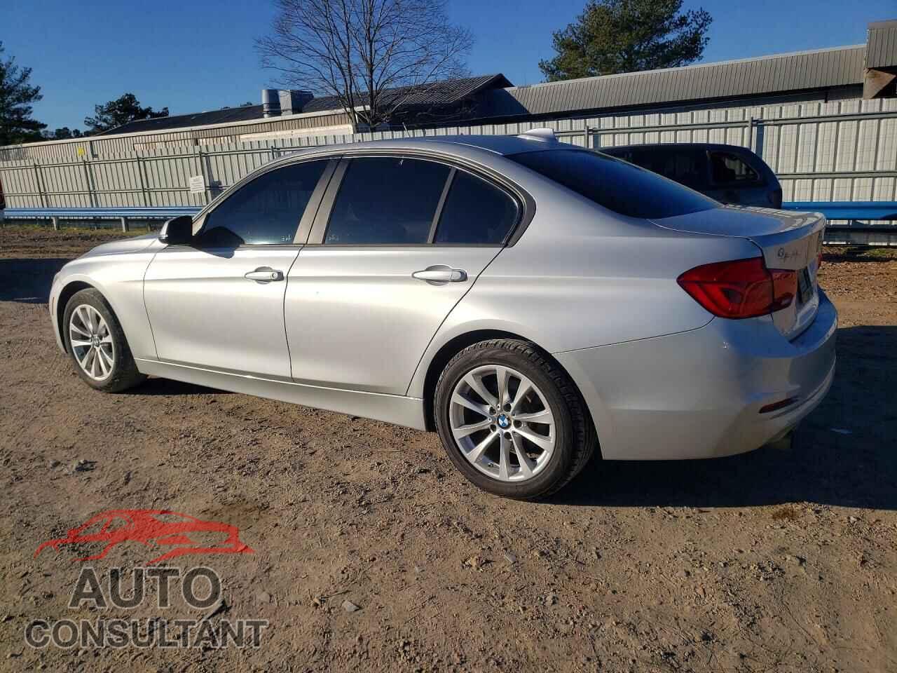 BMW 3 SERIES 2016 - WBA8E1G55GNU10363