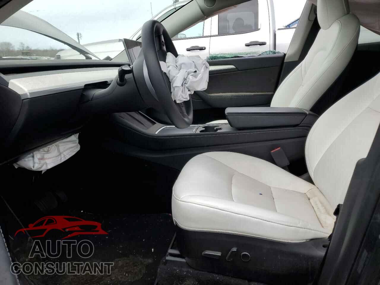 TESLA MODEL Y 2022 - 7SAYGDEE5NF535525