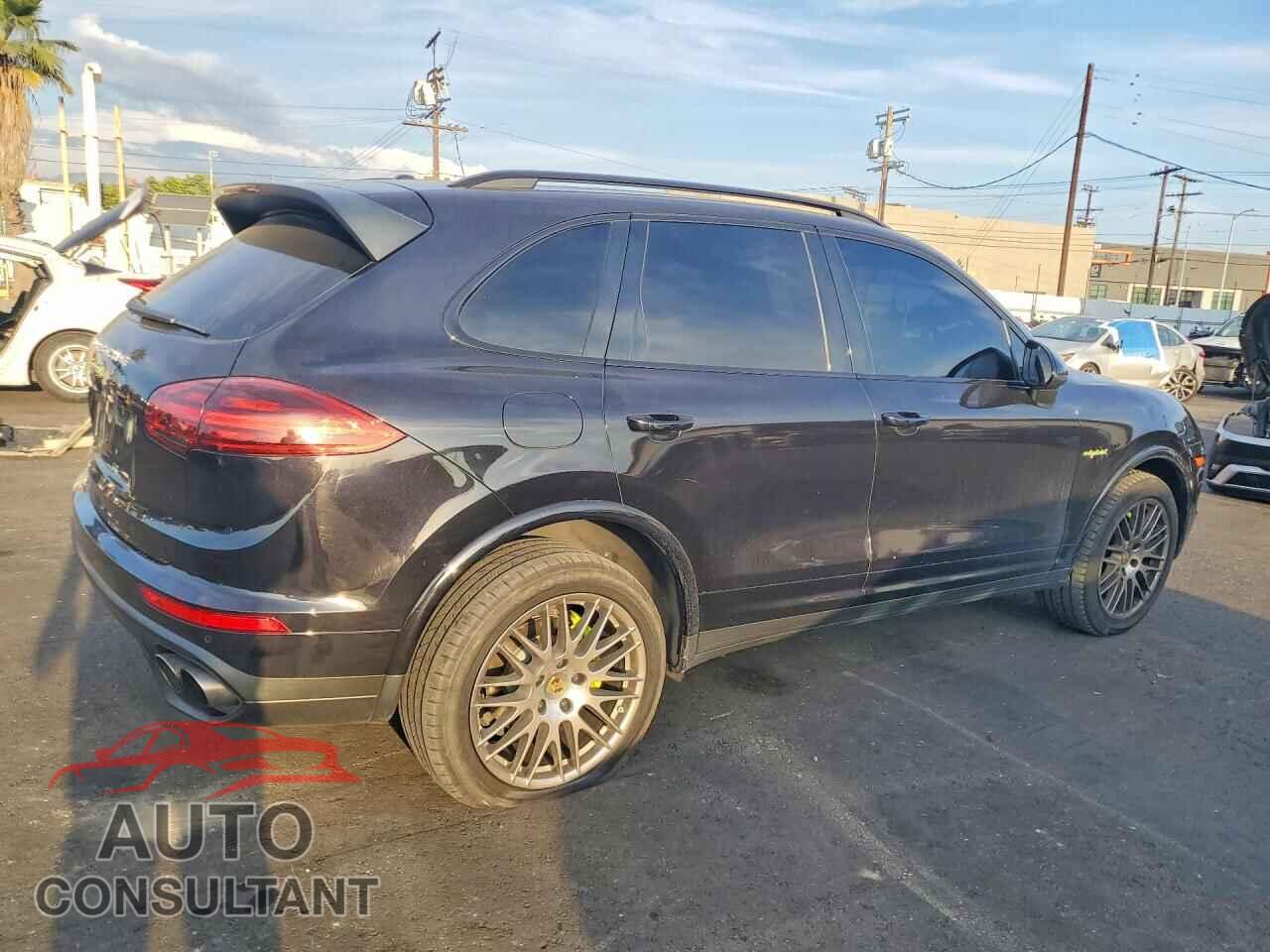 PORSCHE CAYENNE 2017 - WP1AE2A27HLA75580