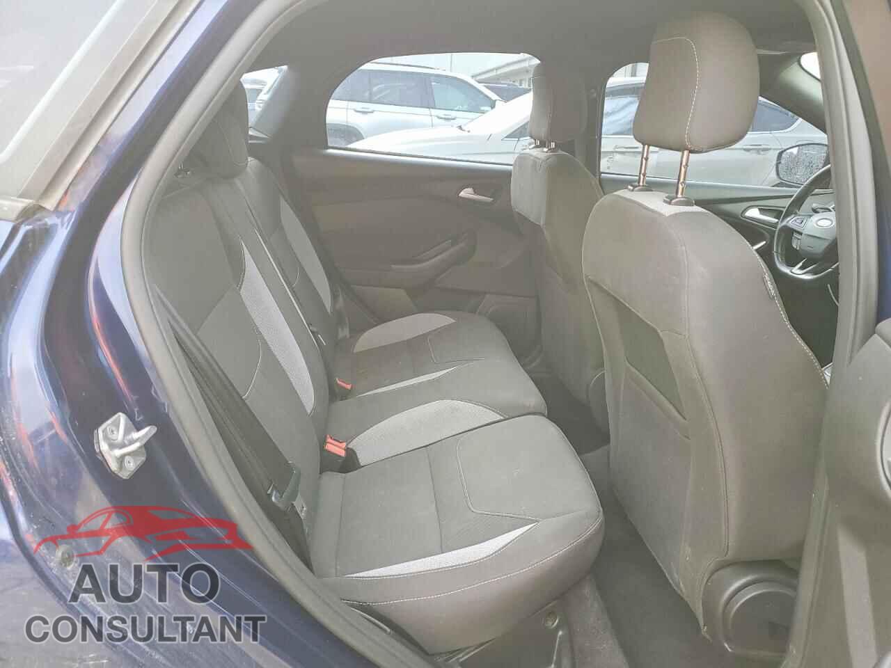 FORD FOCUS 2017 - 1FADP3L99HL213652