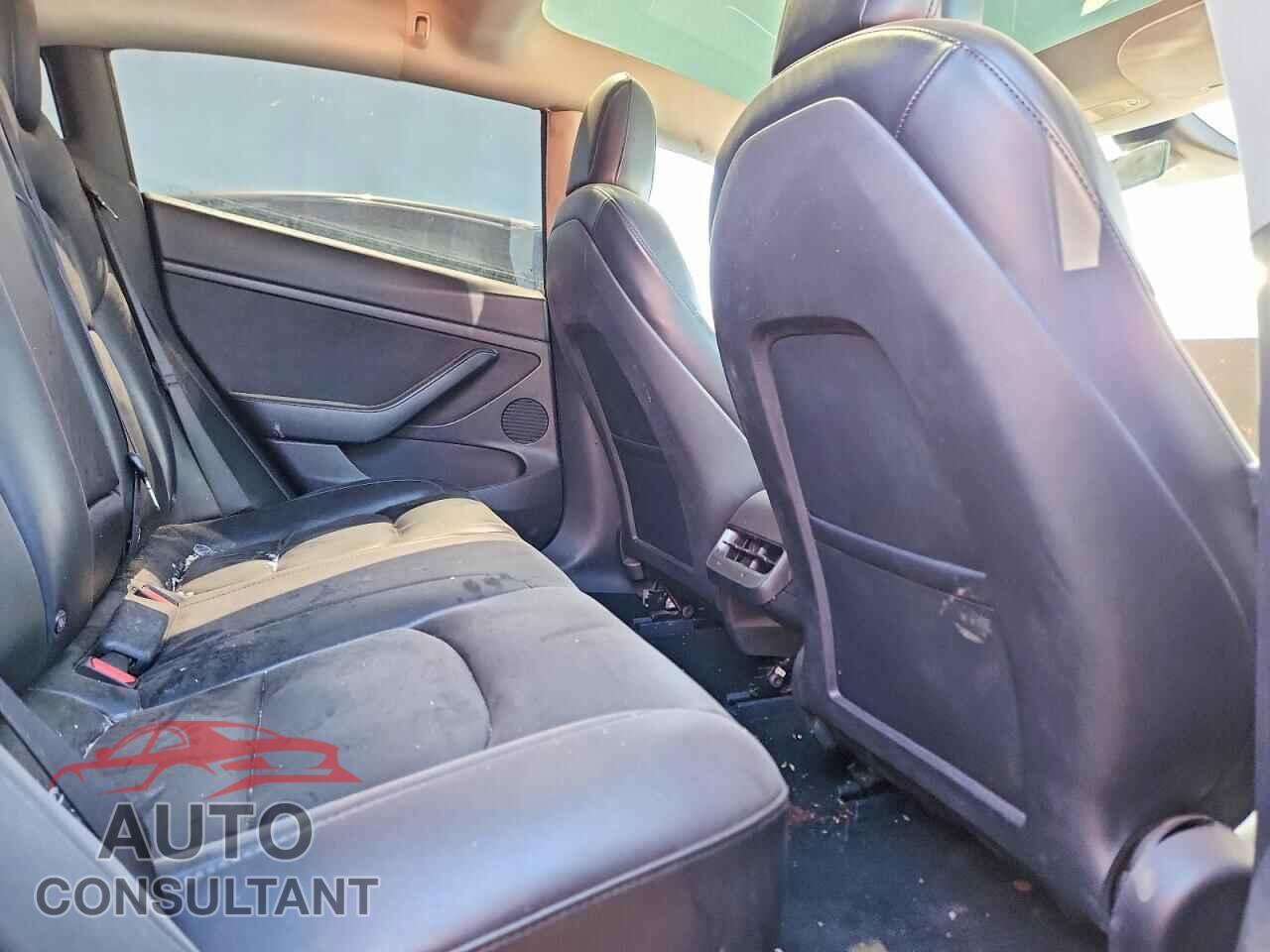 TESLA MODEL 3 2021 - 5YJ3E1EC1MF015704
