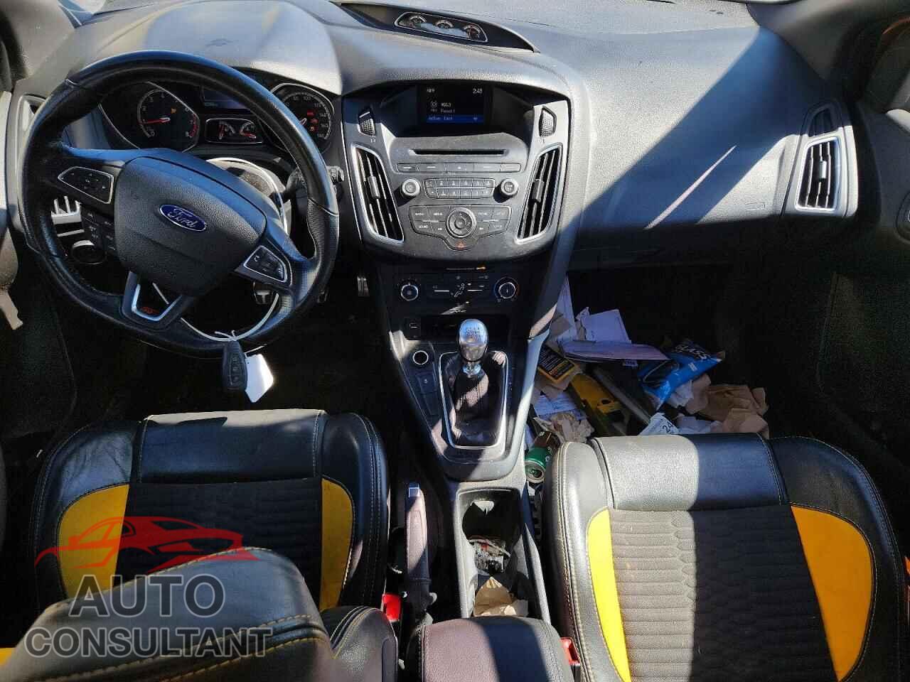 FORD FOCUS 2015 - 1FADP3L92FL304646
