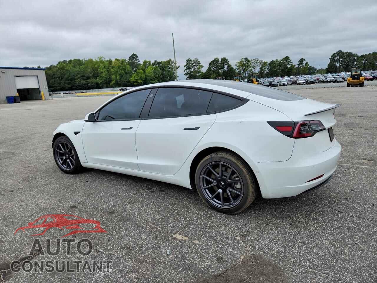 TESLA MODEL 3 2022 - 5YJ3E1EA8NF102872