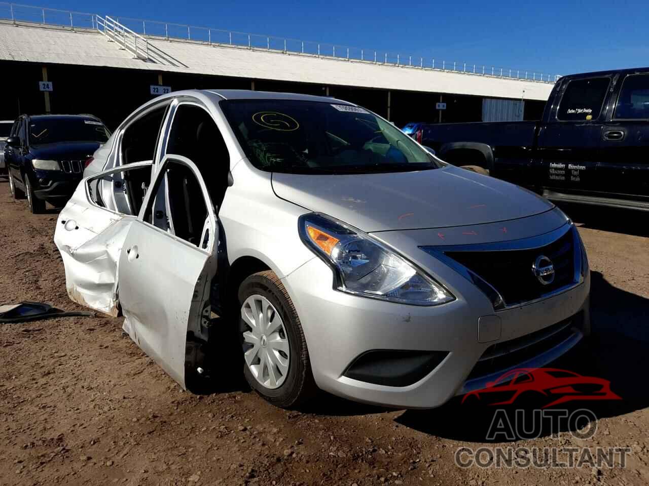 NISSAN VERSA 2018 - 3N1CN7AP8JL840120