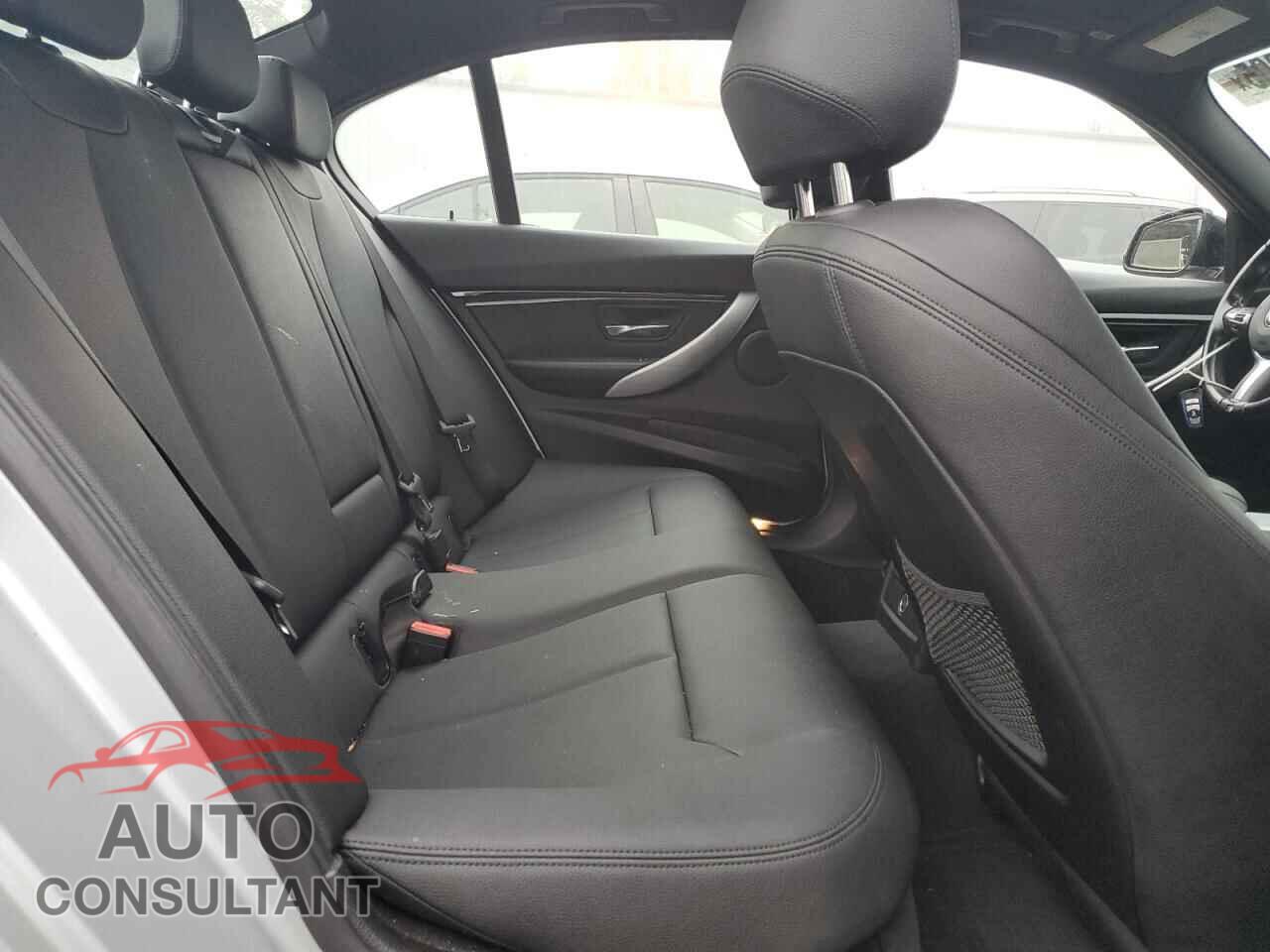 BMW 3 SERIES 2016 - WBA8E9G52GNU28298