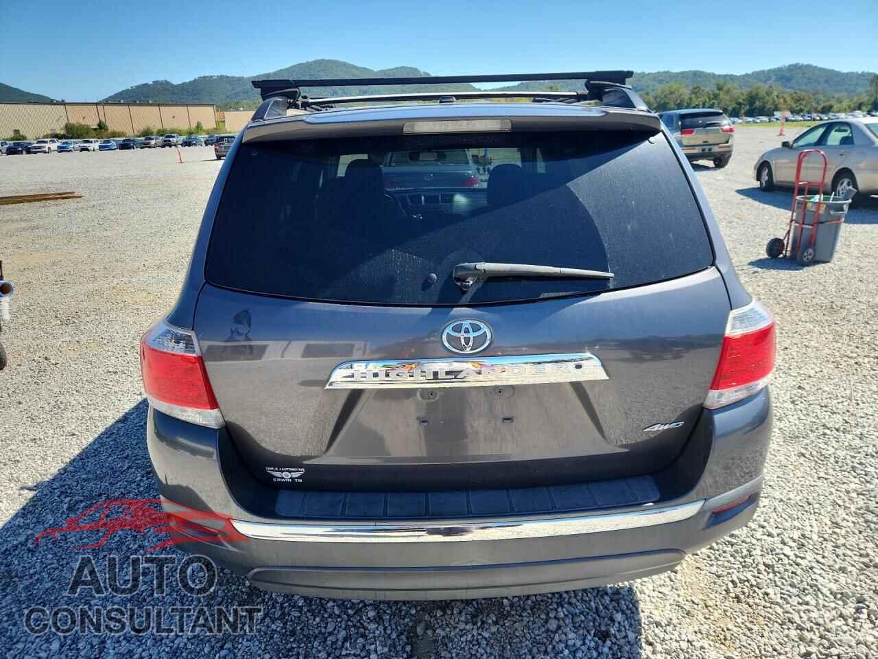 TOYOTA HIGHLANDER 2011 - 5TDBK3EH8BS060871